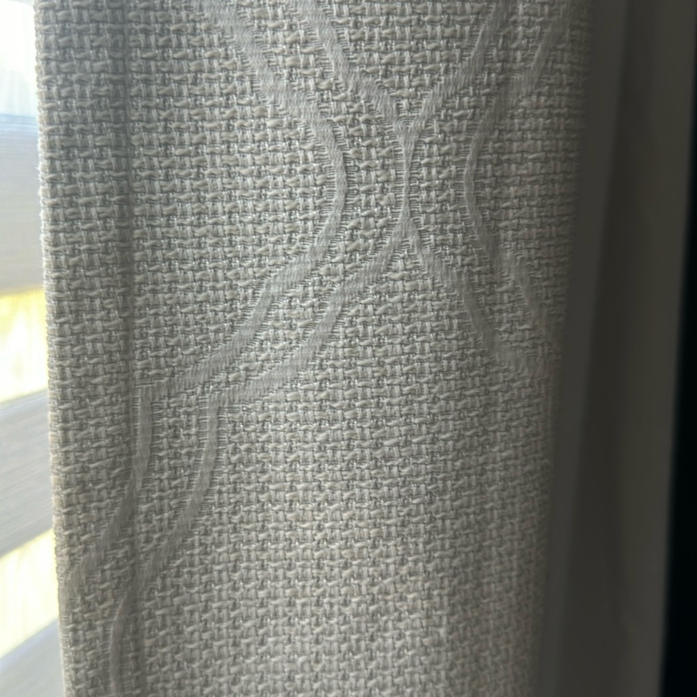 Eclipse 4 panels absolute zero Brighton 100% blackout curtain set. Like new.